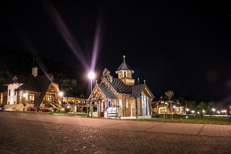 Etno Complex Vrdnicka Kula Hotel เวิร์ดนิค ภายนอก รูปภาพ